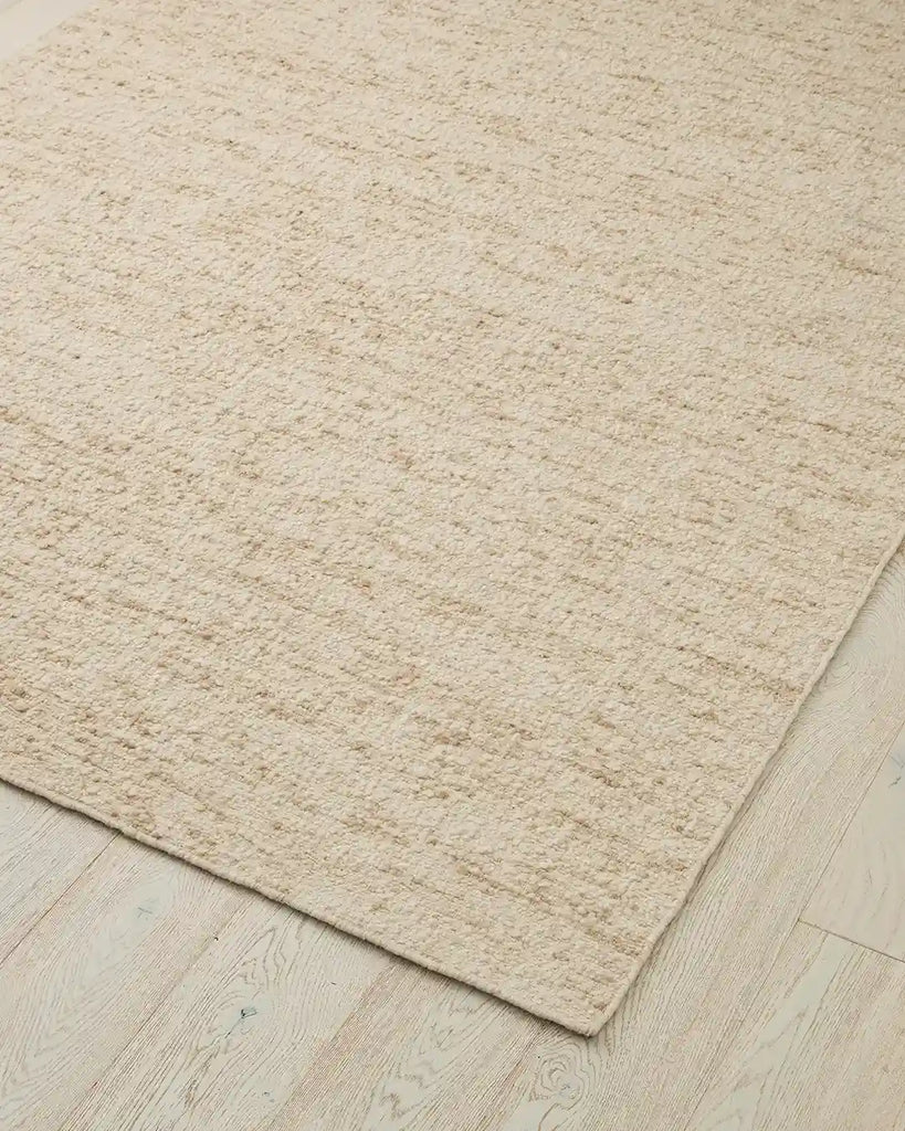 Th ewoolen floor rug 'Henley' in a creamy ivory colour