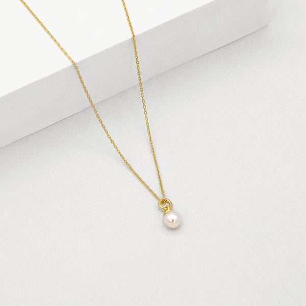 Linda Tahija Cleo Pearl necklace in gold