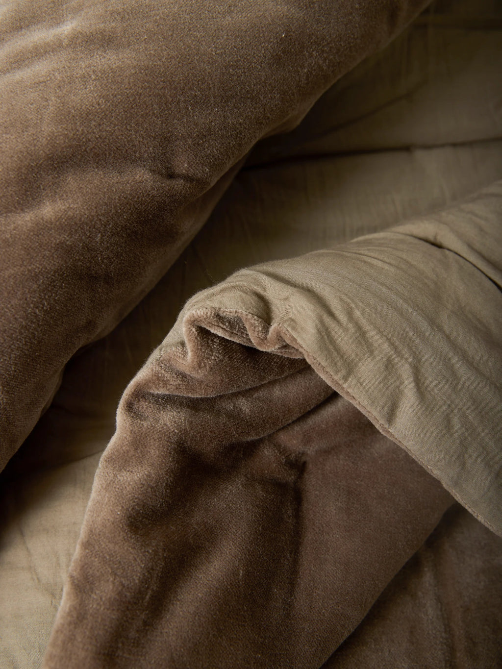 Città Cotton Velvet Quilt in Doe, fold detail showing the reverse fabric.